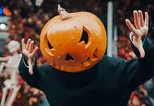Halloween sui pattini al Palasesto: si pattina in maschera