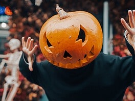 Halloween sui pattini al Palasesto: si pattina in maschera